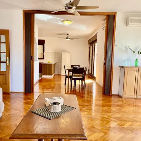 شقة Beachview بودْسْتغانا